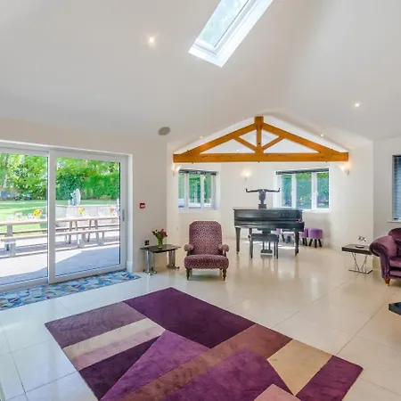 7 Bed In North Duffield Oc-l36327