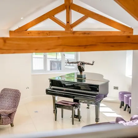 7 Bed In North Duffield Oc-l36327 * Skipwith