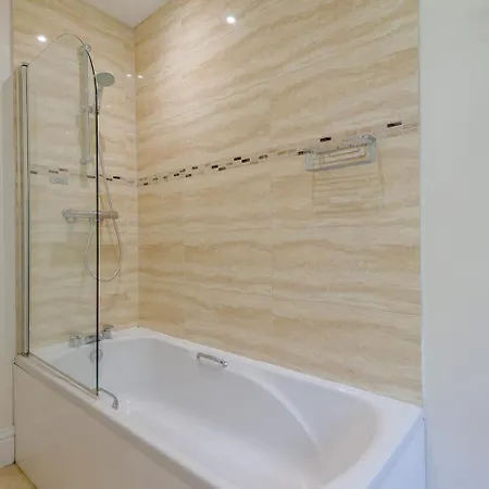 Holiday home 7 Bed In North Duffield Oc-l36327 *