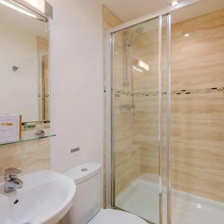 7 Bed In North Duffield Oc-l36327 Holiday home *