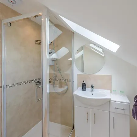 7 Bed In North Duffield Oc-l36327 *