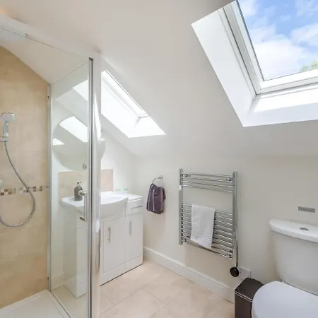 7 Bed In North Duffield Oc-l36327 Holiday home *