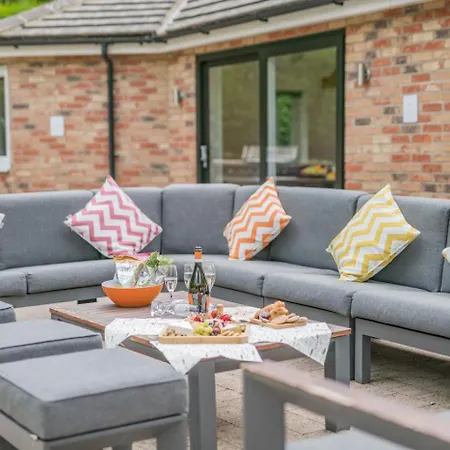 7 Bed In North Duffield Oc-l36327 * Skipwith